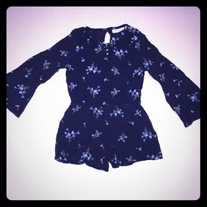 Super cute girls Shorts romper with flare sleeves